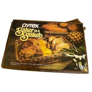 Vintage Pyrex Baker In A Basket Utility Dish 3 qt Woven Basket 2330 Kitchenware